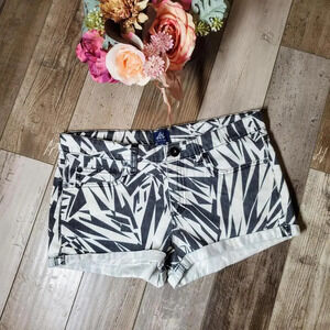 Authentic Icon Black and White Geometric Pattern Women's Denim Shorts Size 29